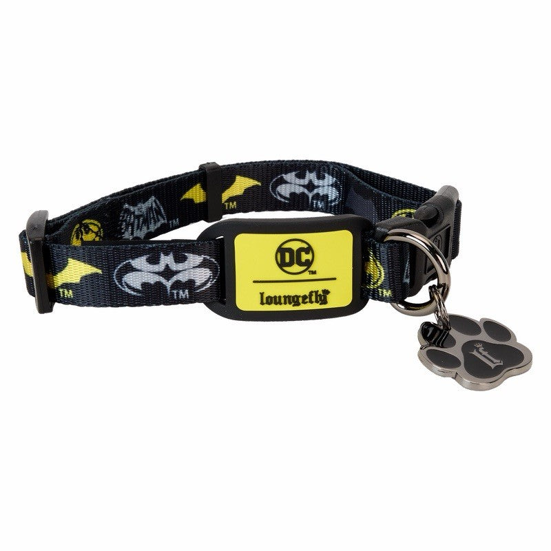 Dog collar with Batman logo and DC Comics branding on a white background