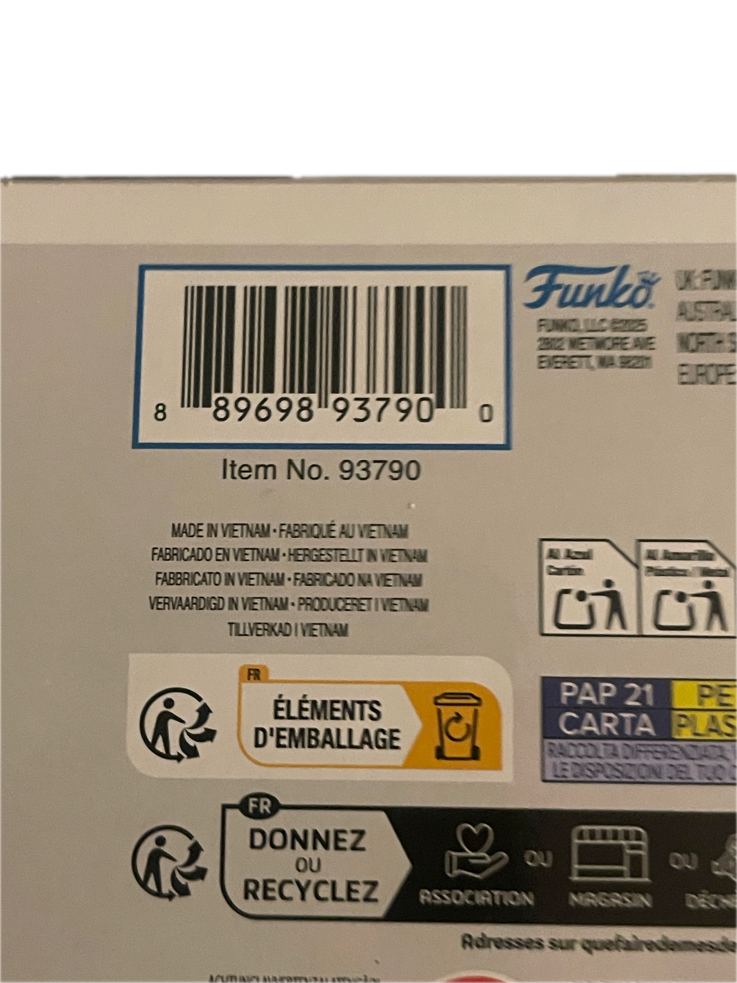 Funko Pop! Star Wars Grogu w/ Snack (Flocked) Exclusive Figure #825