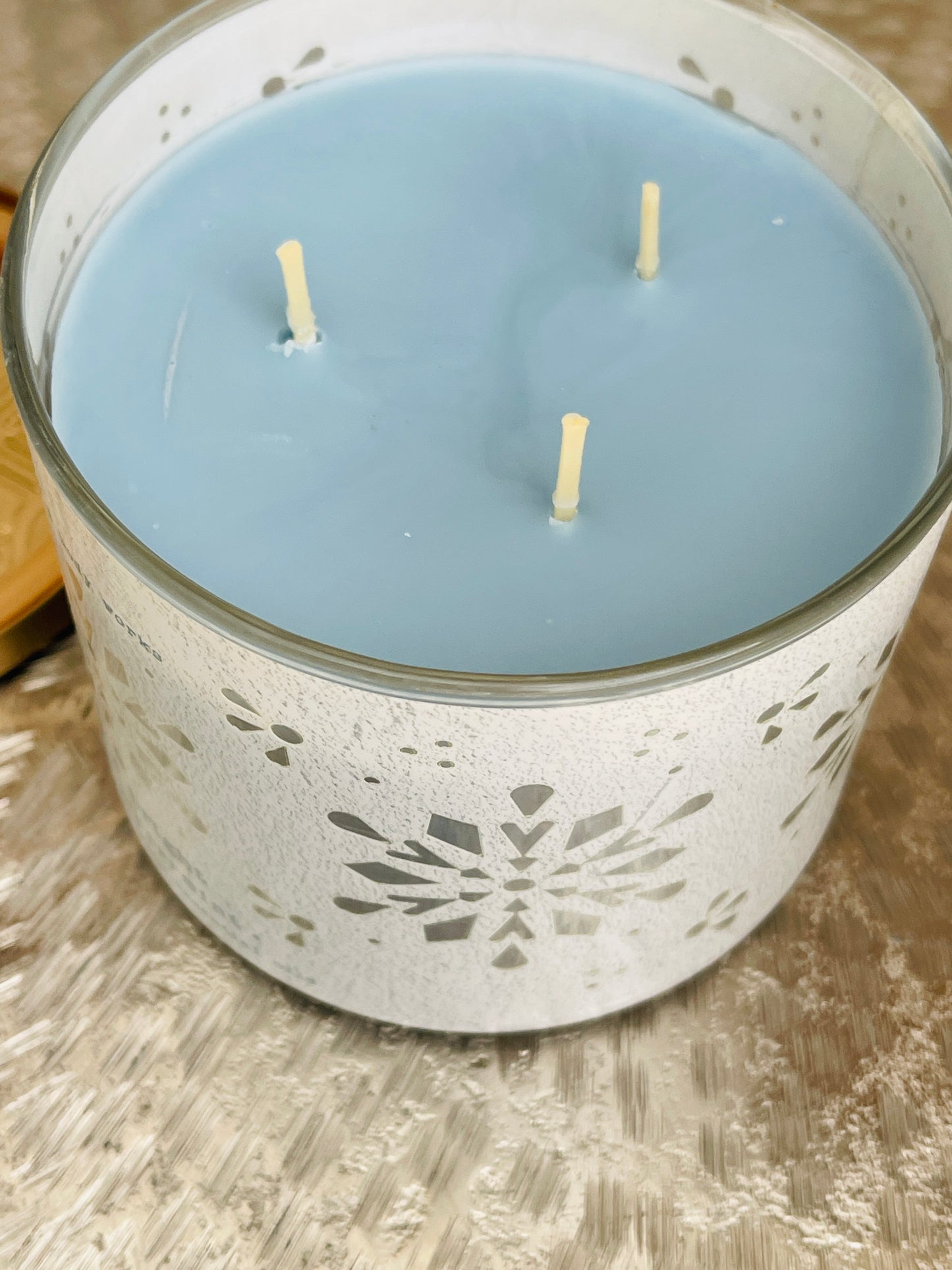 Bath & Body Works Calm & Bright Twisted Peppermint 3-Wick Candle 14.5 oz