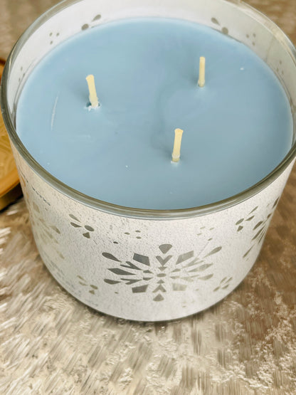 Bath & Body Works Calm & Bright Twisted Peppermint 3-Wick Candle 14.5 oz