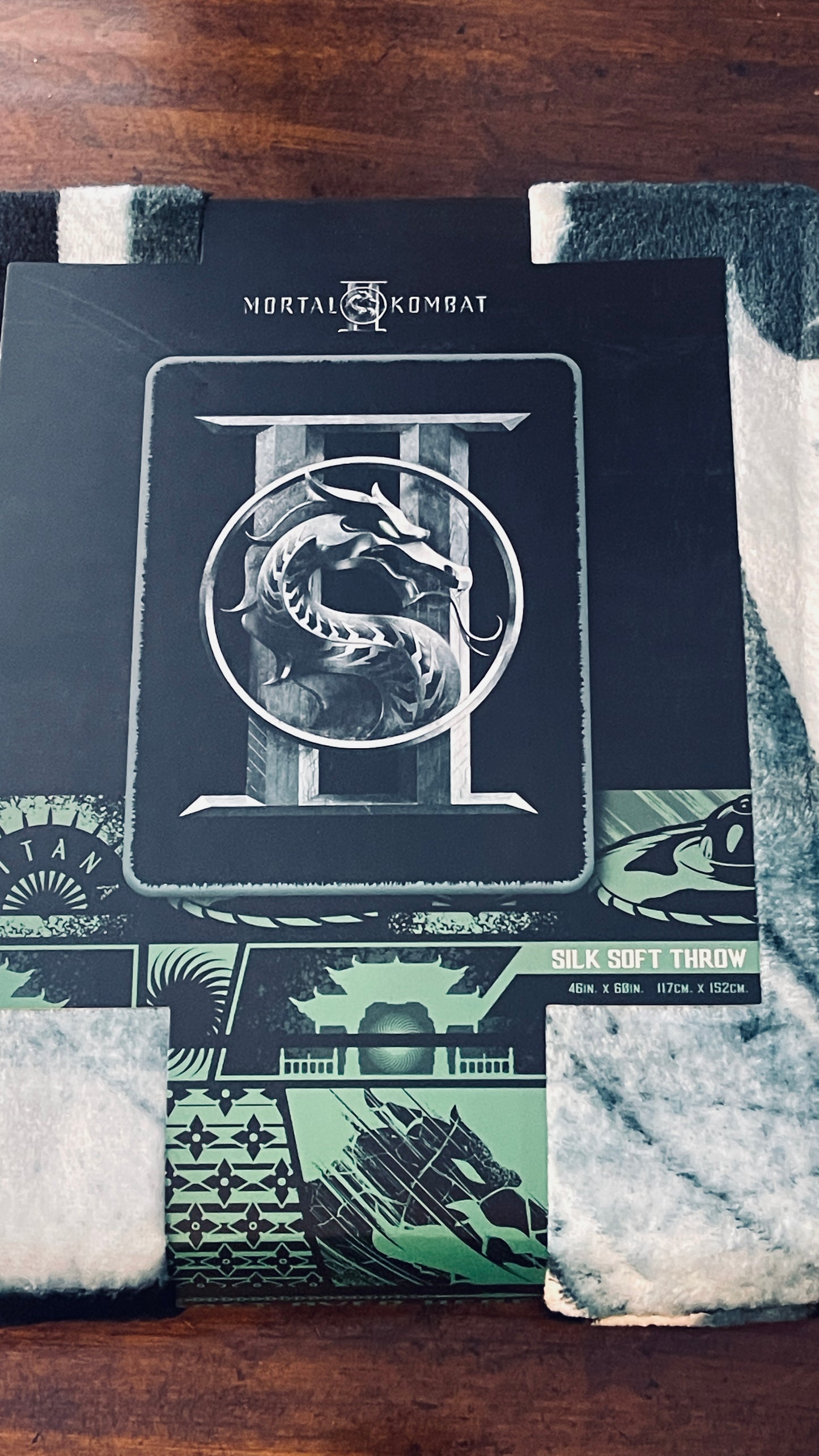 Mortal Kombat I Silk Plush Blanket | Size 46" x 60" | Regal Theatre Exclusive