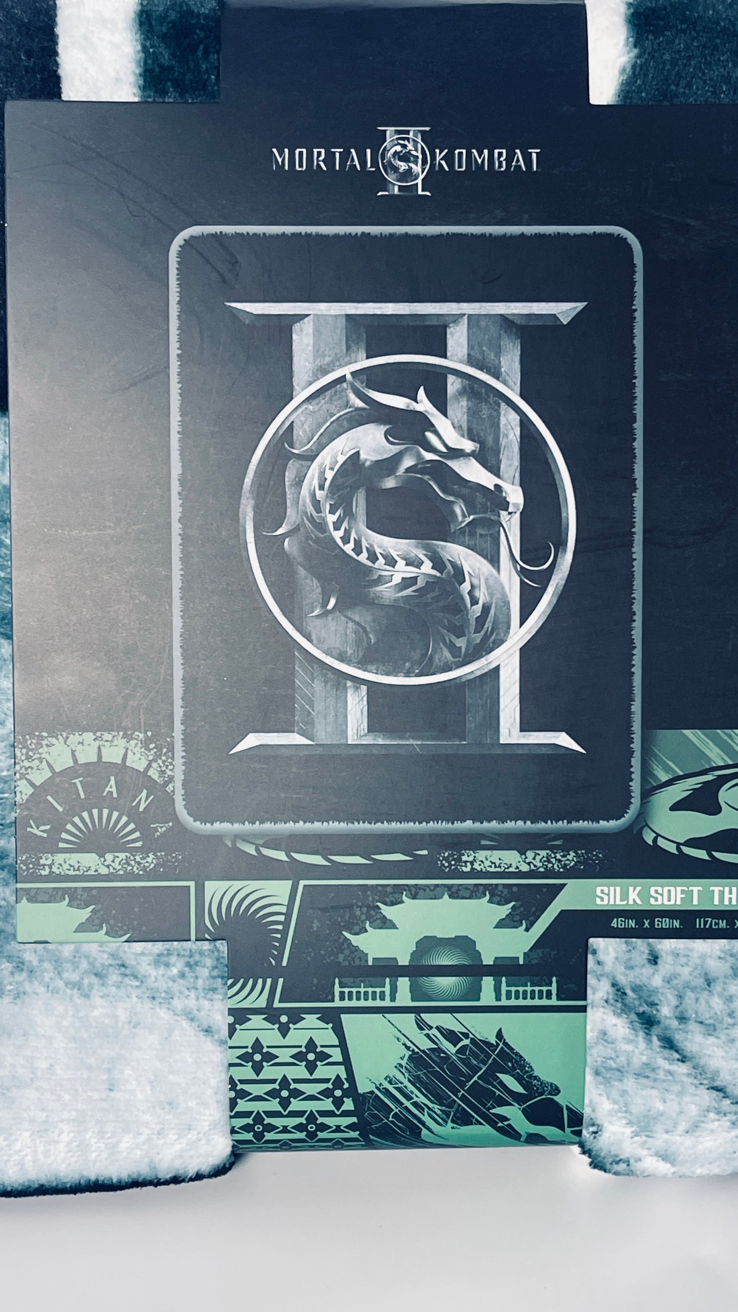 Mortal Kombat I Silk Plush Blanket | Size 46" x 60" | Regal Theatre Exclusive