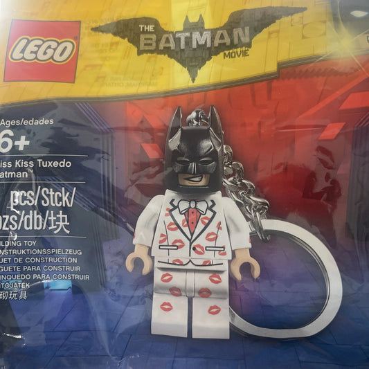 LEGO Batman Movie Kiss Kiss Tuxedo Batman Keychain 5004928 NEW SEALED Polybag